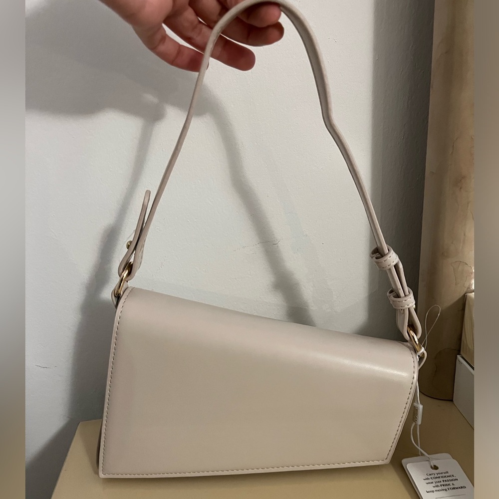 Fatima bag from urban expressions in oatmilk